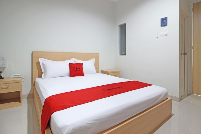 レッドドアーズ ニア アミコム ジョグジャカルタ