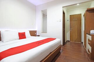 レッドドアーズ ニア ジョグジョ シティ モール