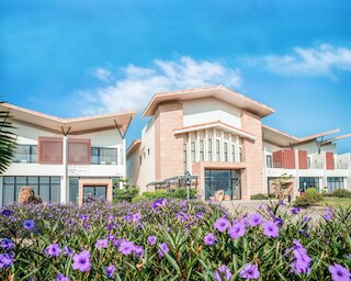 スカイベイ クラブ (嵐翎白砂渡假莊園)