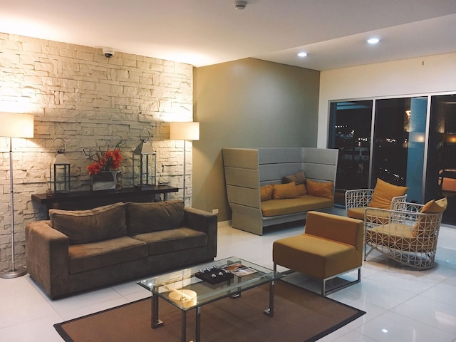 アヴィダ タワー セブ バイ スリーピングポン