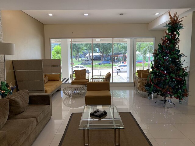 アヴィダ タワー セブ バイ スリーピングポン