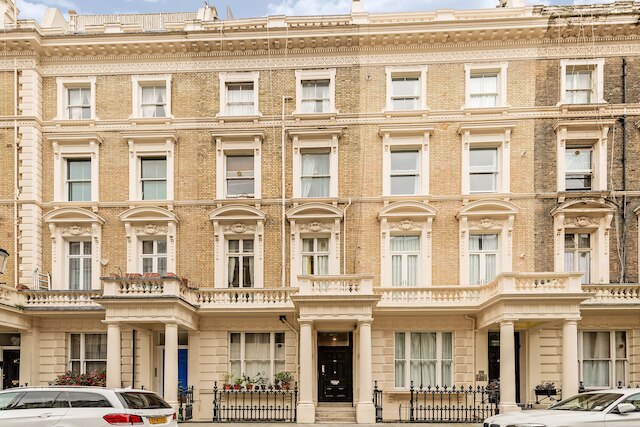 22 43 クランリカード ガーデンズ スタジオ