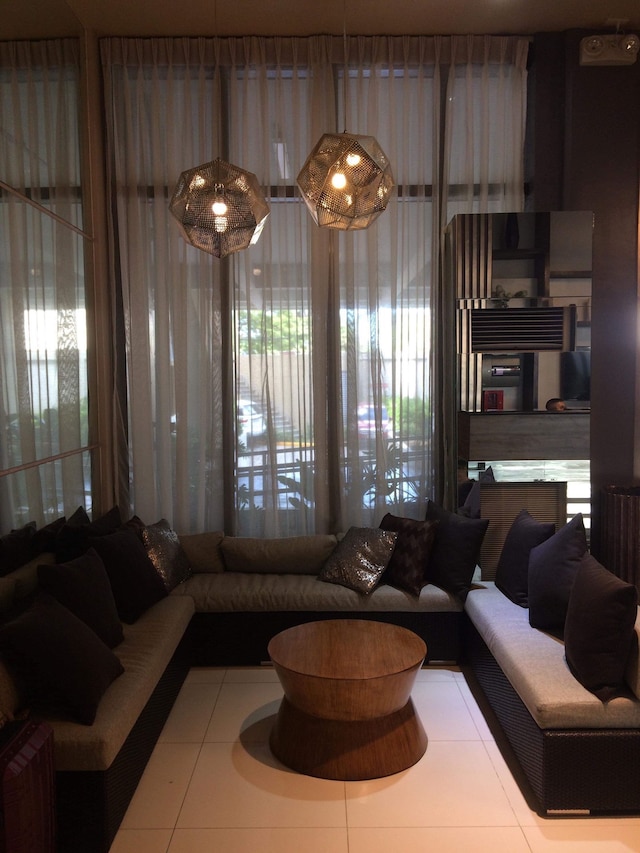 ザ パーシモン セブ バイ スリーピングポン