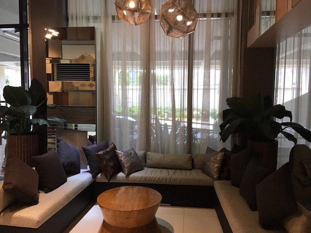 ザ パーシモン セブ バイ スリーピングポン