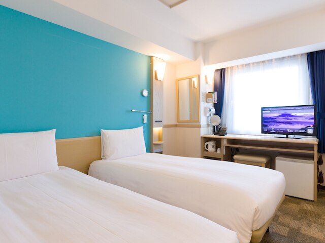 東横 INN 新宿御苑前駅 3 番出口