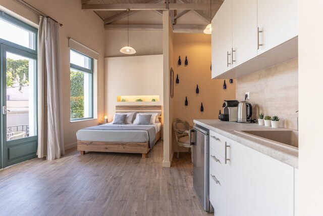 エインシェント アゴラ アパートメンツ