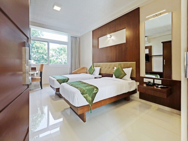 トリーボ アクシャヤ ブル テンプル