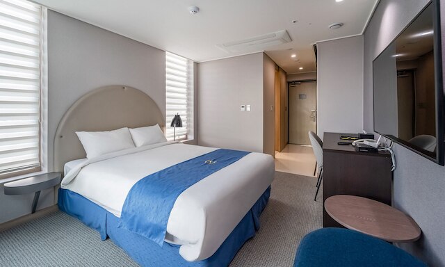 ゴールデン チューリップ エッセンシャル ナンガン