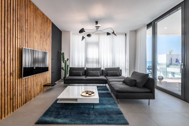 フロント オブ ビーチ ネクスト トゥ ロイヤルビーチ ホテル