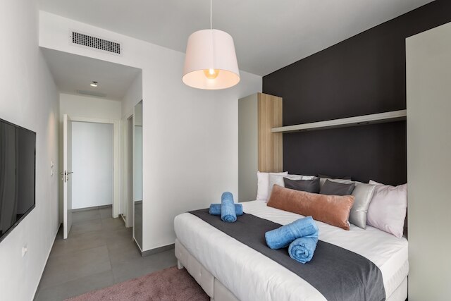 フロント オブ ビーチ ネクスト トゥ ロイヤルビーチ ホテル