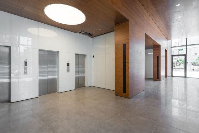 フロント オブ ビーチ ネクスト トゥ ロイヤルビーチ ホテル