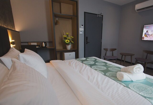 ソリッド ホテルズ