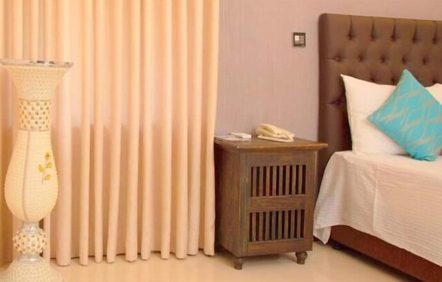 フォーエバー シティ ホテル