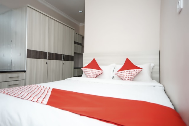 スーパー  OYO  270 マディナ  レジデンス  シャリア