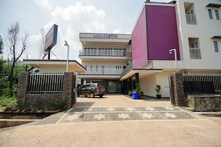 スーパー  OYO  270 マディナ  レジデンス  シャリア