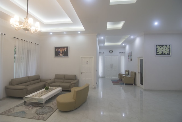 ロイヤル ホーミー シャリア