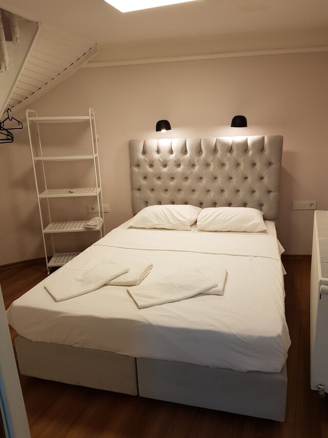 リンデン ハウジーズ アパートメンツ