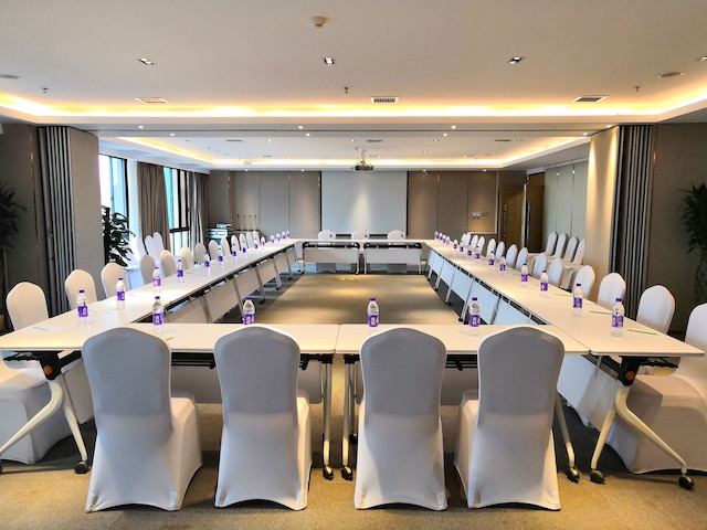 ホリデイ・イン ホテル アンド スイーツ西安 ハイ - テク ゾーン by IHG (西安大都薈套房假日酒店 - IHG 旗下酒店)