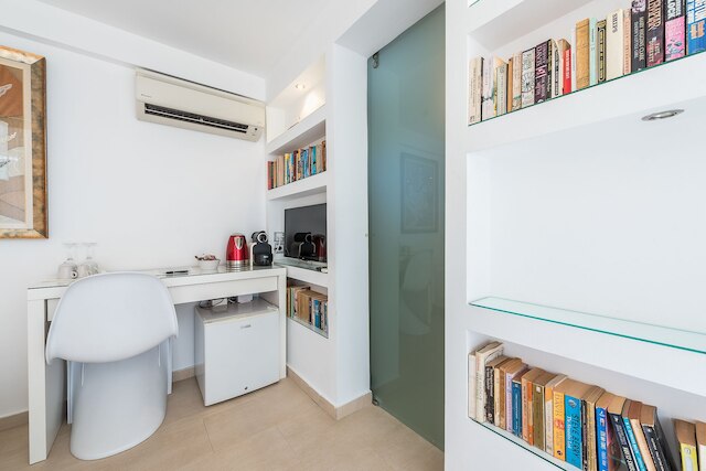 ALC ベスト ビュー イン アテネ