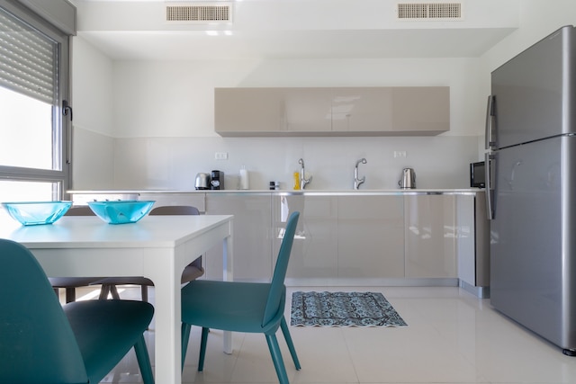 ニュー ビルディング 2 ベッドルームス 2 バスルームス パーキング