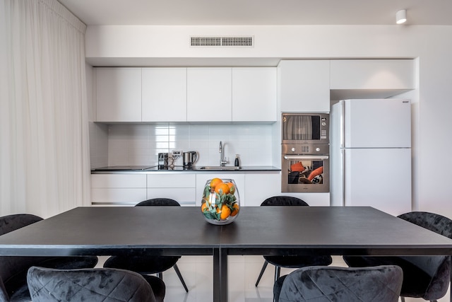 フロント オブ ビーチ - トランペルダー ストリート