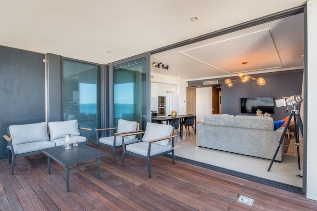 フロント オブ ビーチ - トランペルダー ストリート