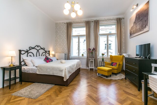 ザ オールド タウン スクエア & パジージュスカー アパートメンツ