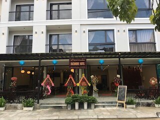 バックホーム ホテル