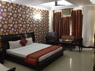 OYO 44081 ホテル ロイヤル ホリデイズ