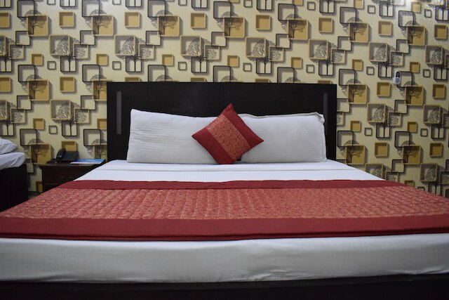 OYO 44081 ホテル ロイヤル ホリデイズ