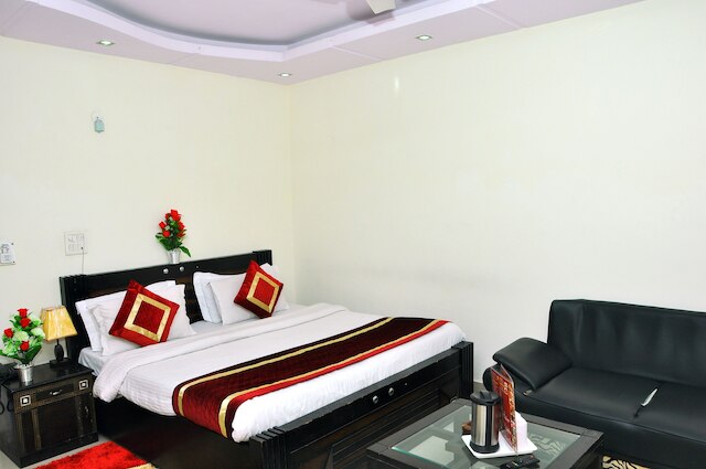 OYO 44081 ホテル ロイヤル ホリデイズ