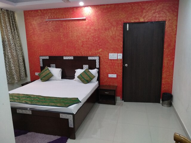 OYO 44081 ホテル ロイヤル ホリデイズ