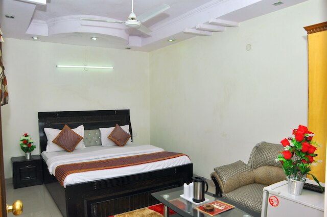 OYO 44081 ホテル ロイヤル ホリデイズ