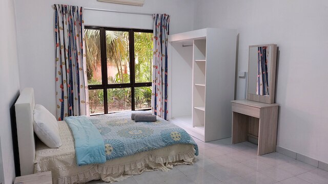 マリーナ・コート - ボルネオに滞在