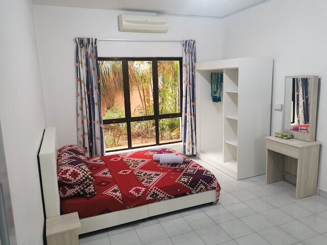 マリーナ・コート - ボルネオに滞在