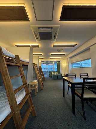 イーストエンドビル