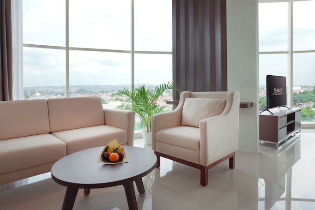 ホテル・ホリゾン・ニンディヤ・セマラン