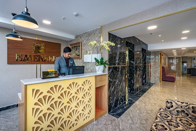 エメラルド セントラル