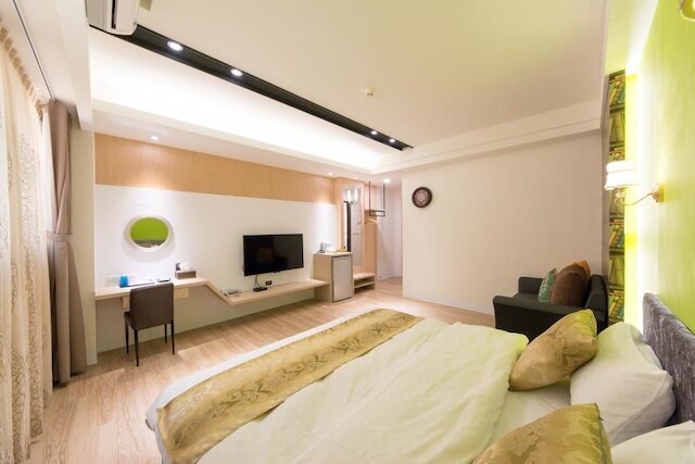 ピックアップ ライト (台南民宿拾光)