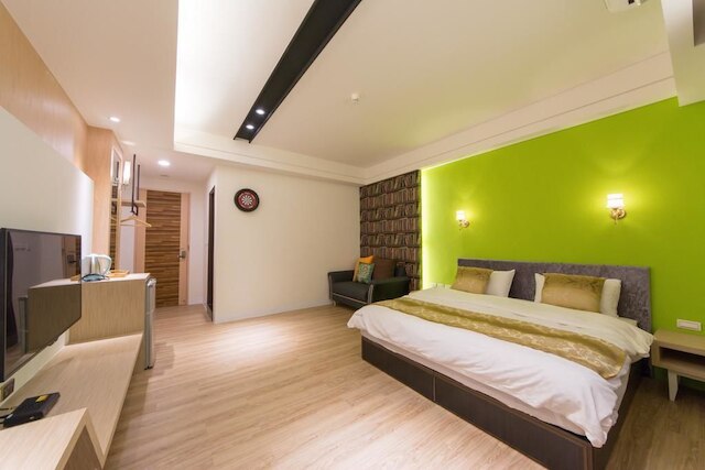 ピックアップ ライト (台南民宿拾光)