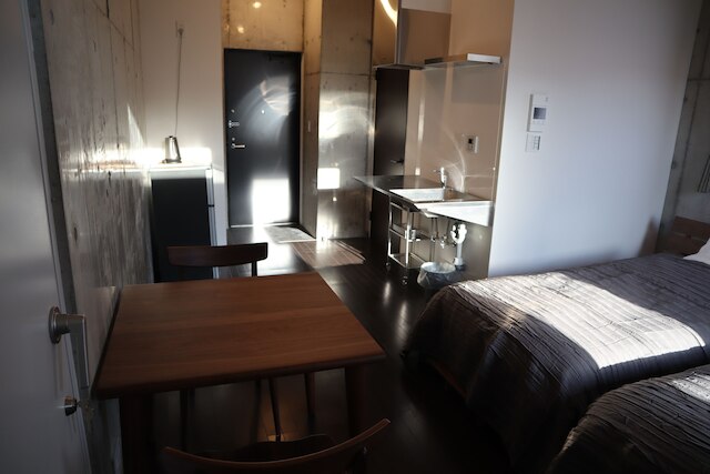 TREESIDE HOTEL & APARTMENT