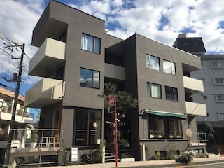 TREESIDE HOTEL & APARTMENT