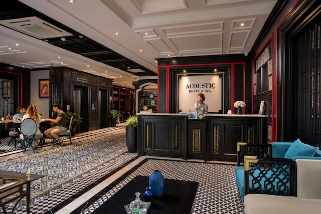 アコースティック ホテル & スパ