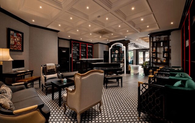 アコースティック ホテル & スパ