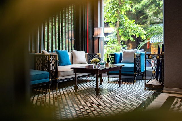 アコースティック ホテル & スパ