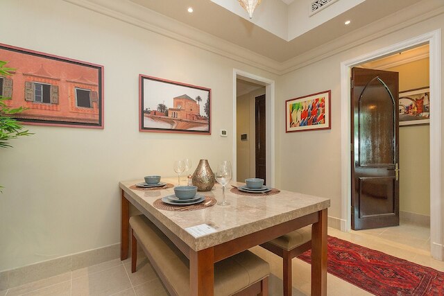 サンクチュアリー - イーズ バイ エマール