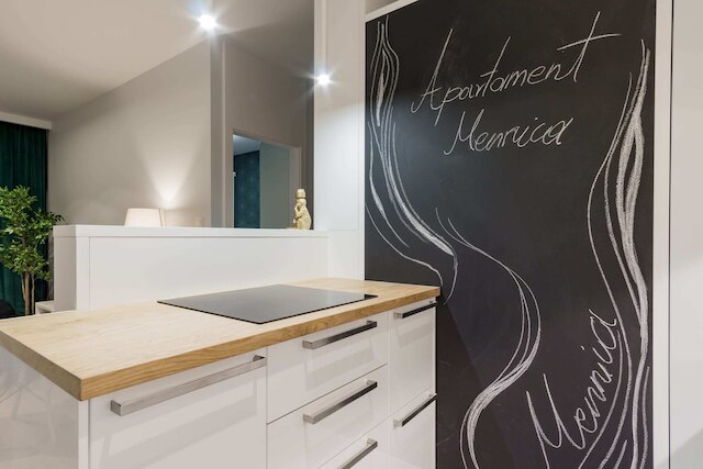 メニーツァ レジデンス シック アパートメント