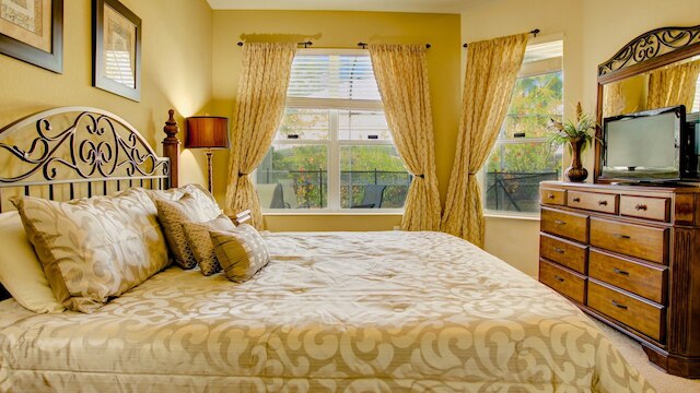 ヒースロー ホーム ウィズ プール アット ウィンザー ヒルズ