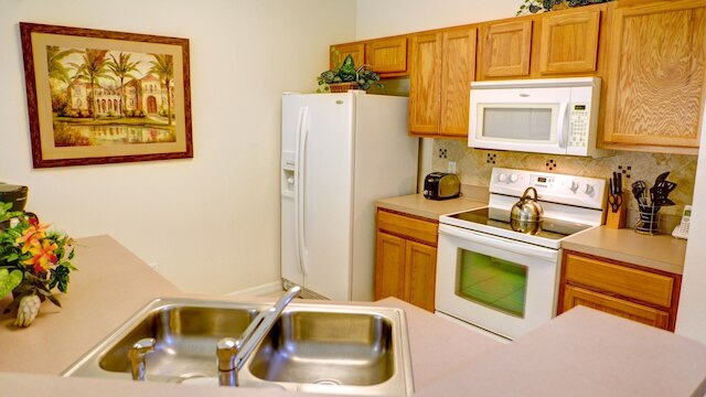 ダラム タウンホーム ウィズ プール アット エンカンタダ