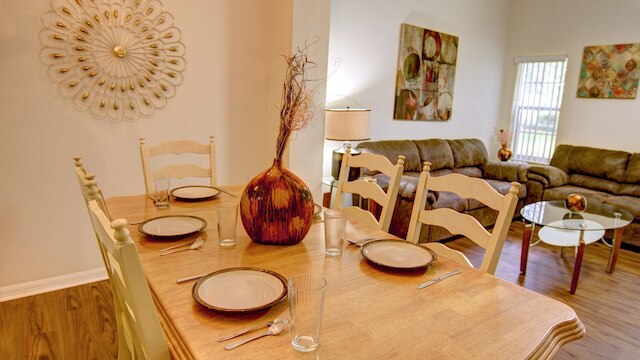 ノリッチ タウンホーム アット エメラルド アイランド